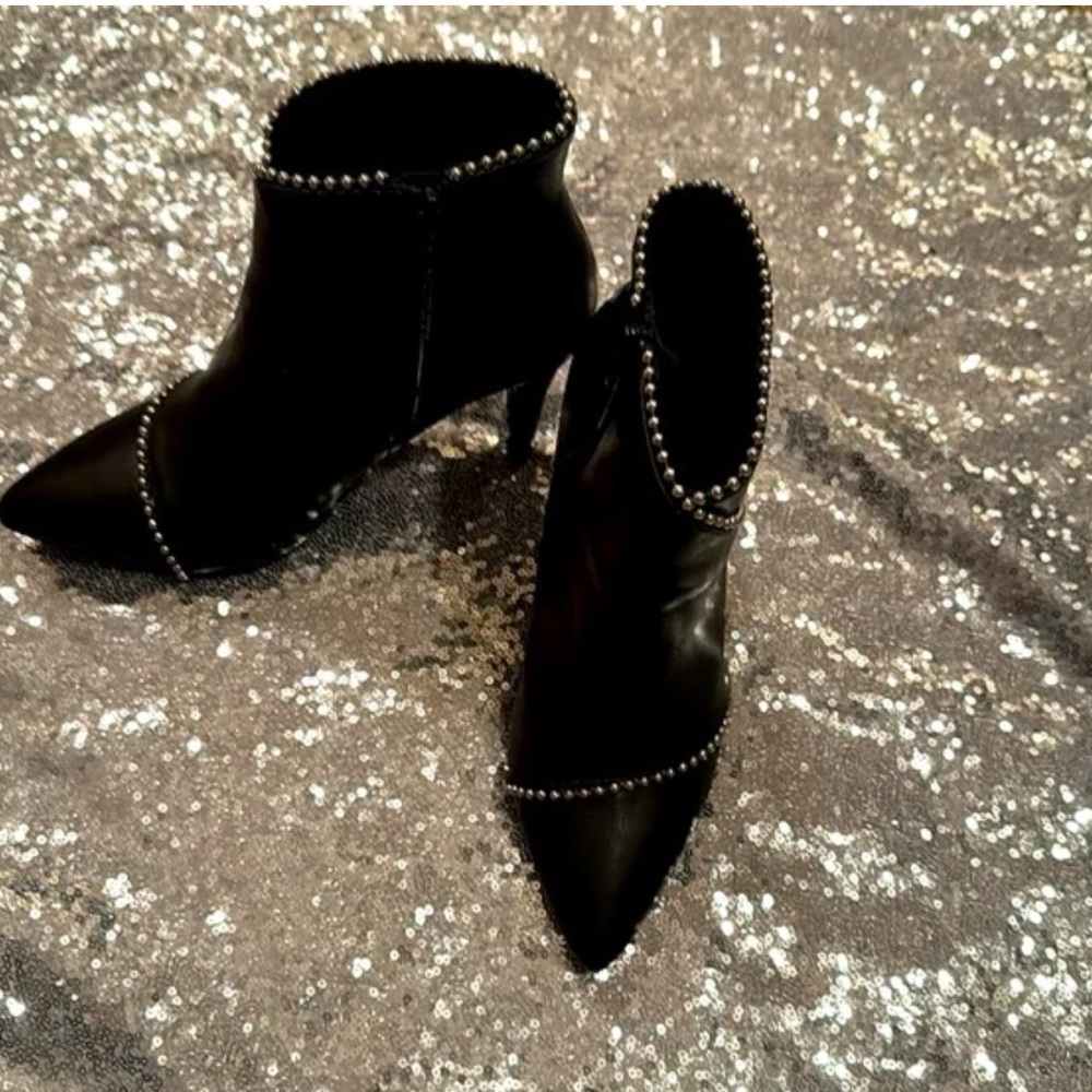 Elegant Black Studded Women's Ankle Boots - Picture 2 of 5